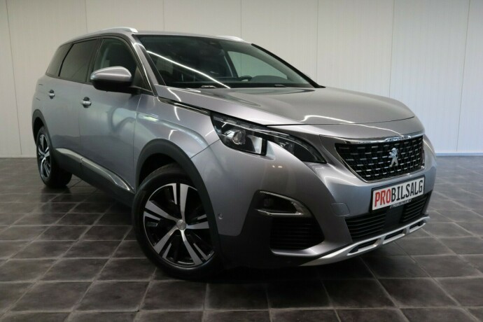 peugeot-5008-bensin-2018-big-1