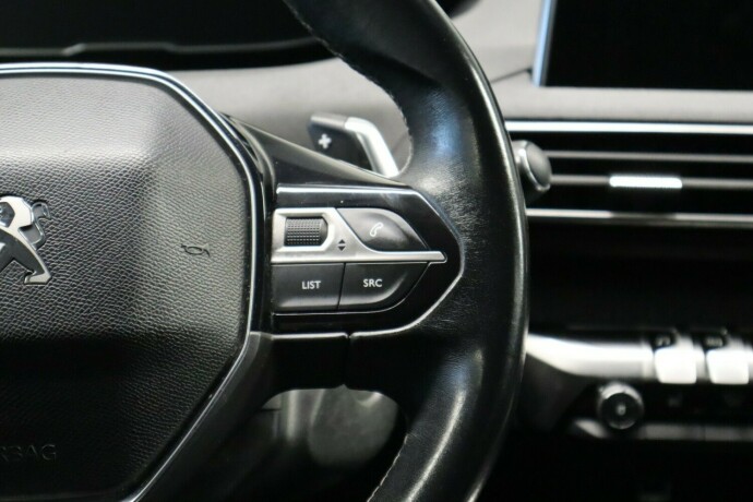 peugeot-5008-bensin-2018-big-22