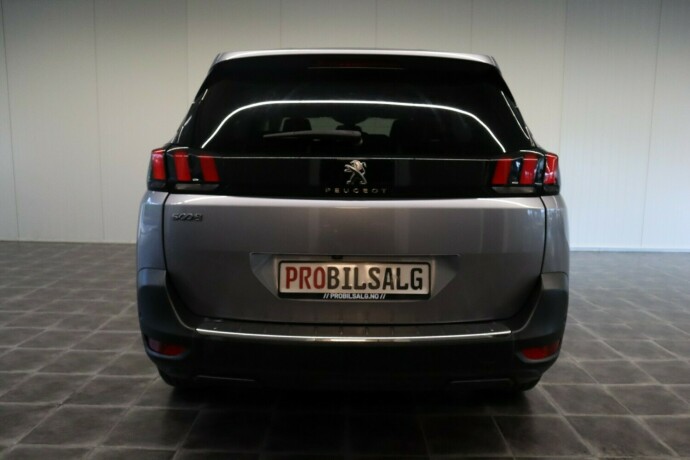 peugeot-5008-bensin-2018-big-10