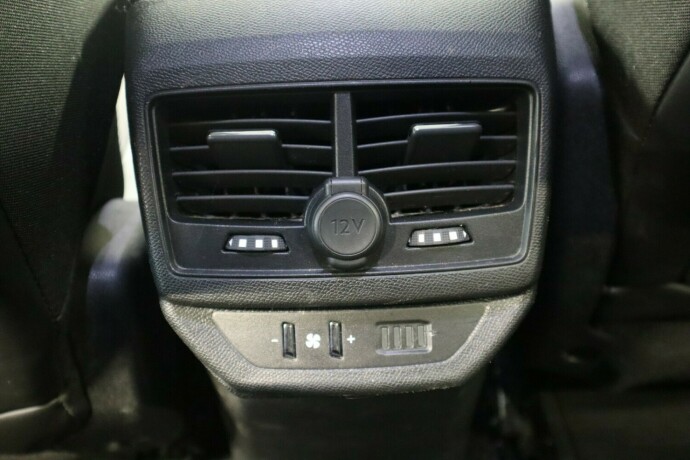 peugeot-5008-bensin-2018-big-25