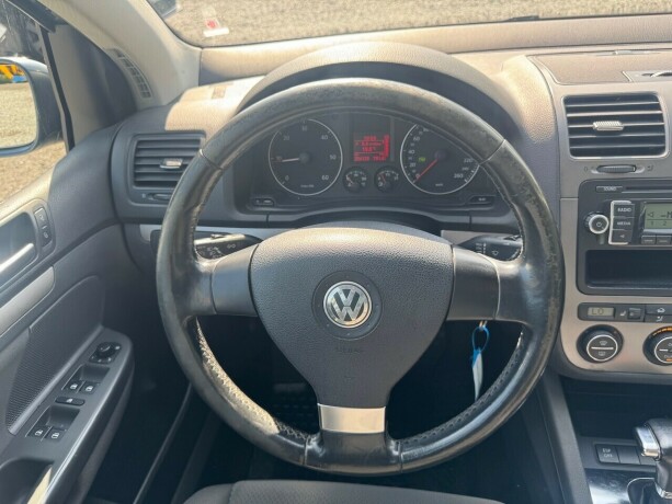 volkswagen-golf-diesel-2008-big-14
