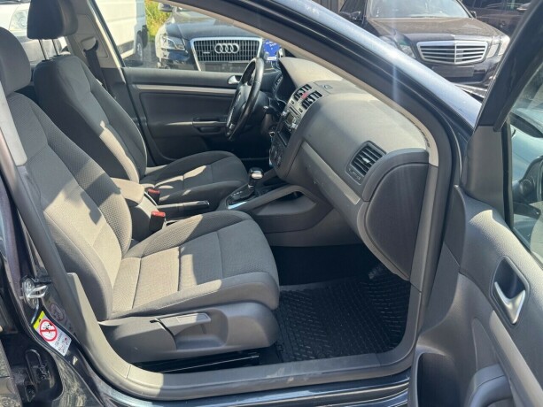 volkswagen-golf-diesel-2008-big-12