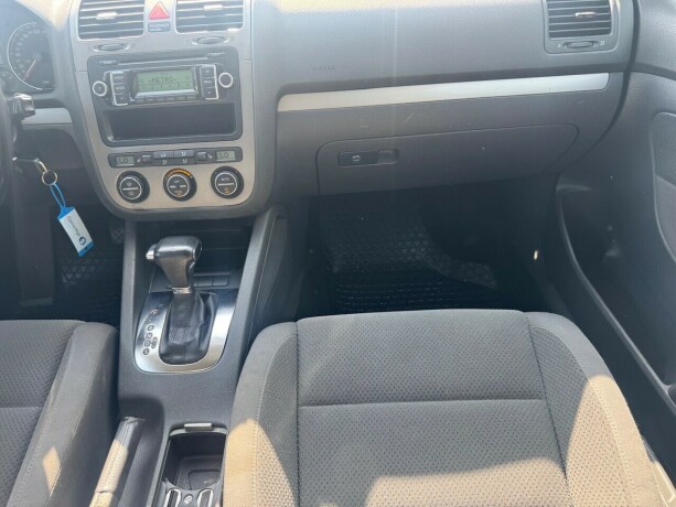 volkswagen-golf-diesel-2008-big-16