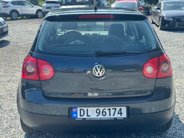 volkswagen-golf-diesel-2008-big-5