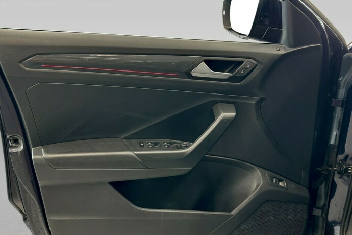volkswagen-t-roc-diesel-2019-big-12