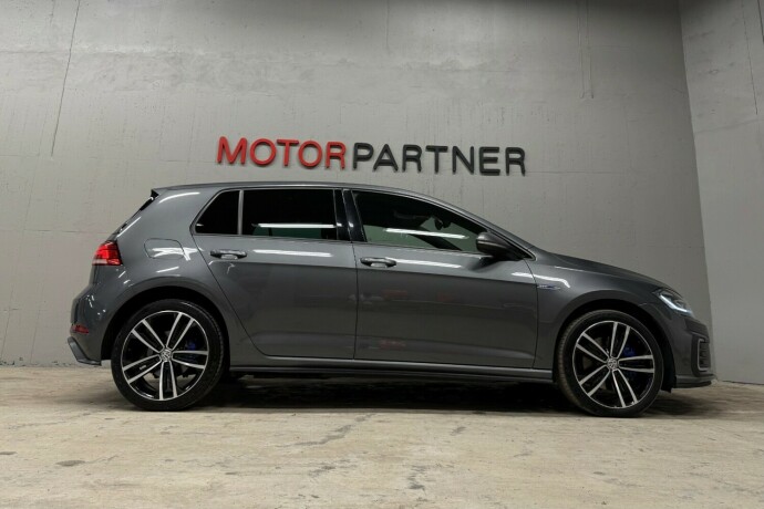 volkswagen-golf-elektrisitetbensin-2019-big-8