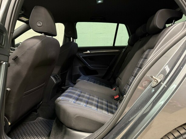 volkswagen-golf-elektrisitetbensin-2019-big-14