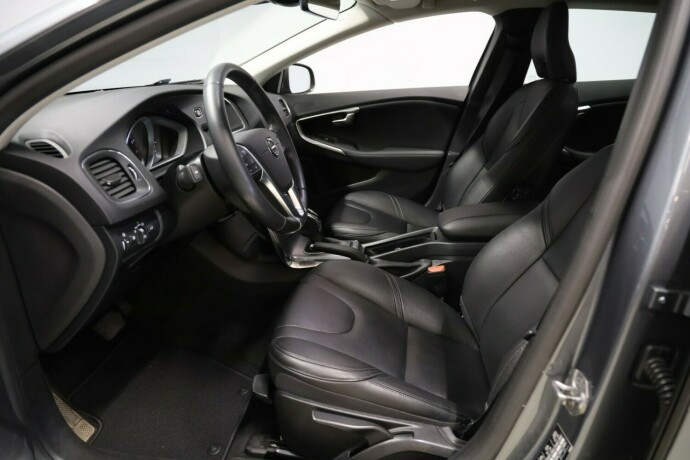 volvo-v40-bensin-2017-big-5