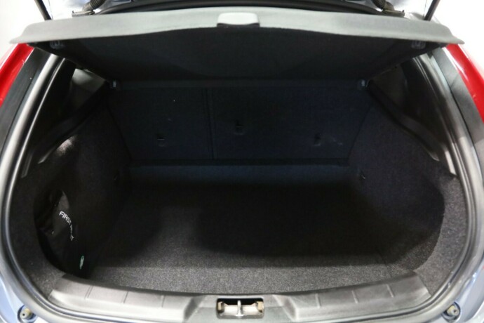 volvo-v40-bensin-2017-big-9