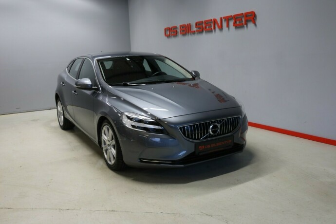 volvo-v40-bensin-2017-big-0