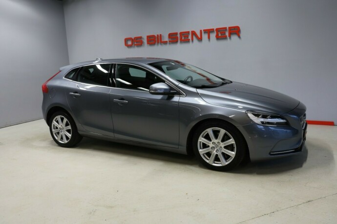 volvo-v40-bensin-2017-big-1