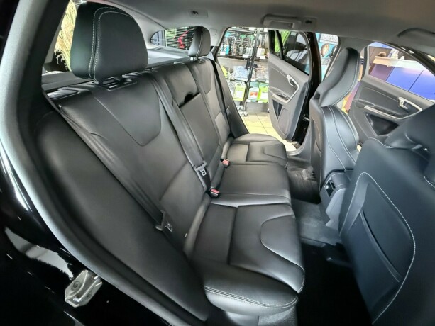 volvo-v60-diesel-2018-big-36