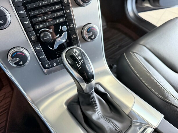 volvo-v60-diesel-2018-big-20