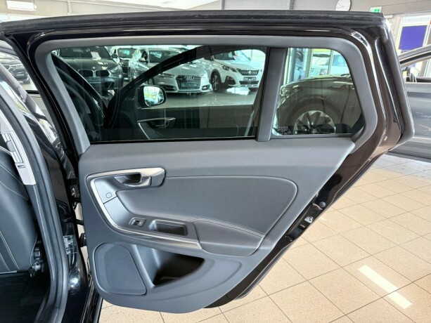 volvo-v60-diesel-2018-big-35