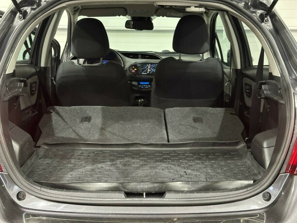 toyota-yaris-elektrisitetbensin-2016-big-12