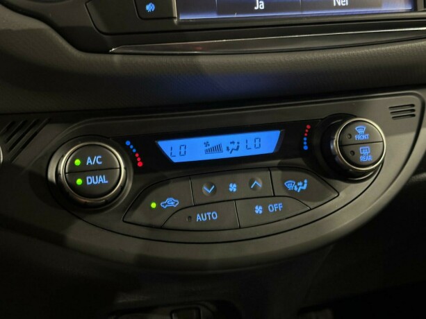 toyota-yaris-elektrisitetbensin-2016-big-19