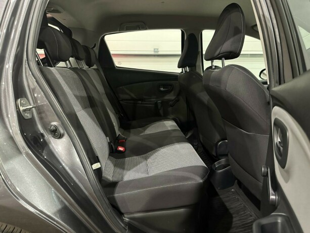 toyota-yaris-elektrisitetbensin-2016-big-9