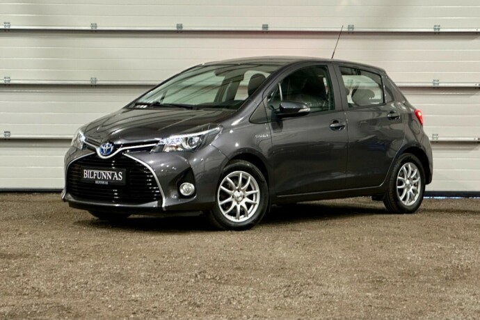 toyota-yaris-elektrisitetbensin-2016-big-6