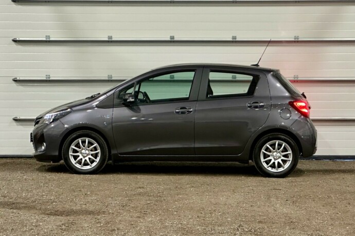 toyota-yaris-elektrisitetbensin-2016-big-4
