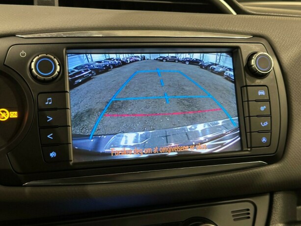toyota-yaris-elektrisitetbensin-2016-big-17