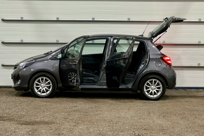toyota-yaris-elektrisitetbensin-2016-big-5