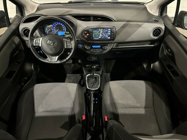 toyota-yaris-elektrisitetbensin-2016-big-13
