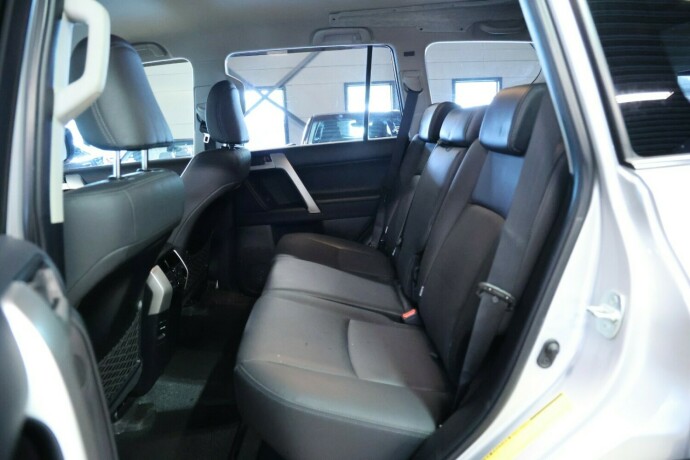toyota-land-cruiser-diesel-2018-big-8