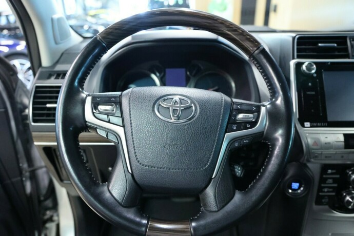 toyota-land-cruiser-diesel-2018-big-13