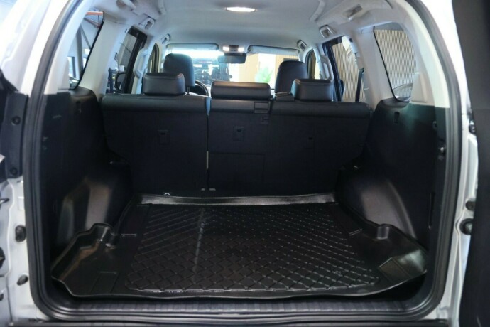 toyota-land-cruiser-diesel-2018-big-9