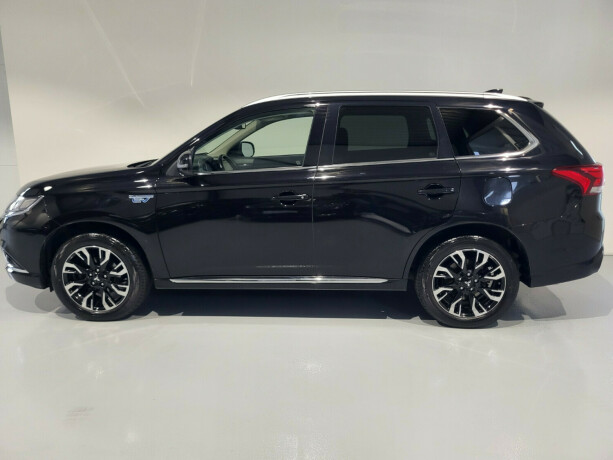 mitsubishi-outlander-elektrisitetbensin-2017-big-4