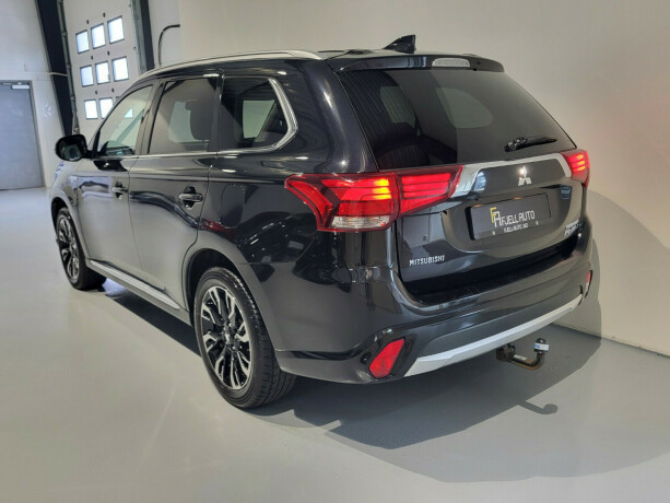 mitsubishi-outlander-elektrisitetbensin-2017-big-6