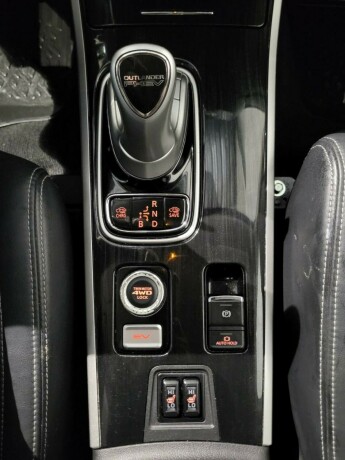 mitsubishi-outlander-elektrisitetbensin-2017-big-16