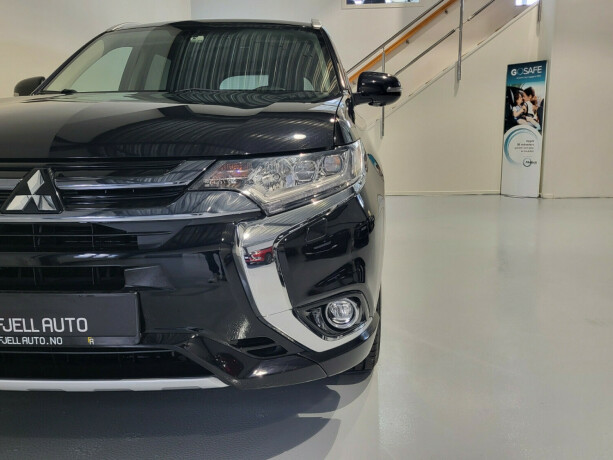 mitsubishi-outlander-elektrisitetbensin-2017-big-3