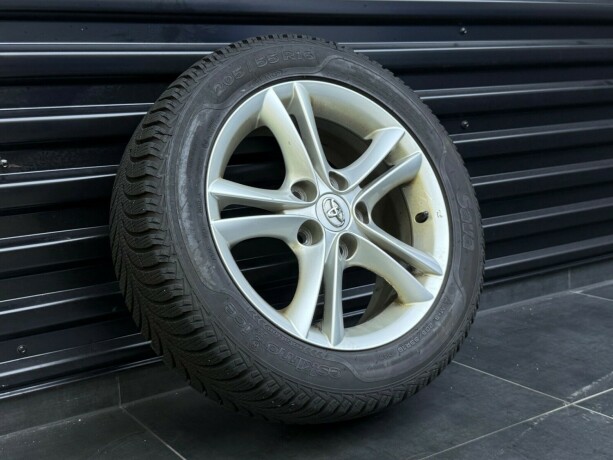 toyota-auris-bensin-2011-big-29