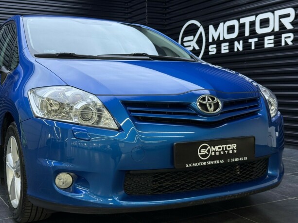 toyota-auris-bensin-2011-big-4