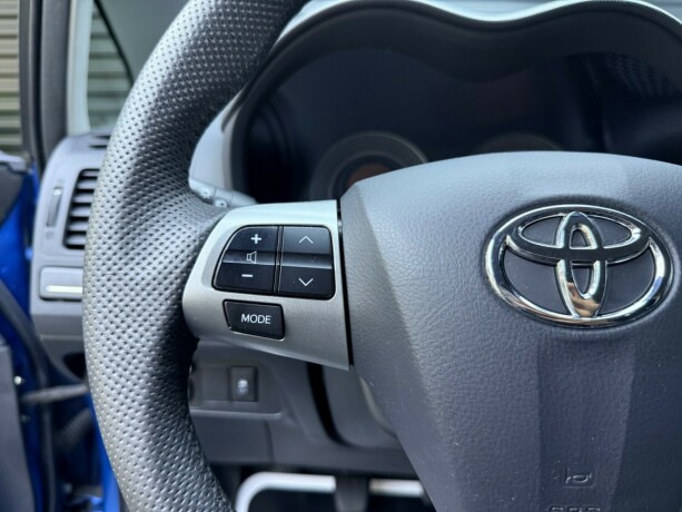 toyota-auris-bensin-2011-big-14