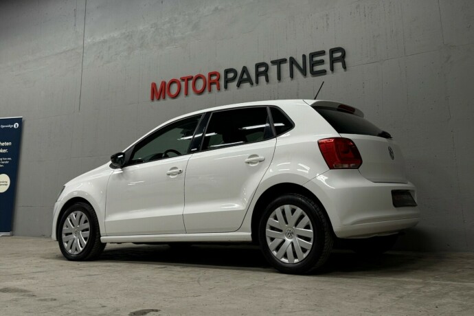 volkswagen-polo-bensin-2012-big-4