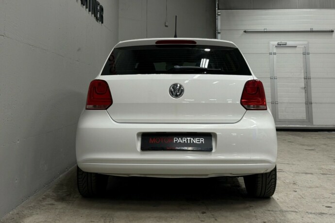 volkswagen-polo-bensin-2012-big-5