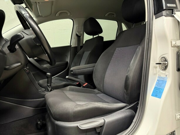 volkswagen-polo-bensin-2012-big-13