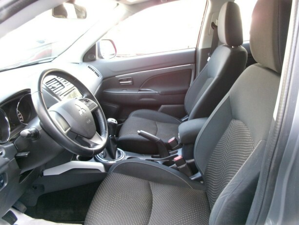 mitsubishi-asx-bensin-2014-big-8