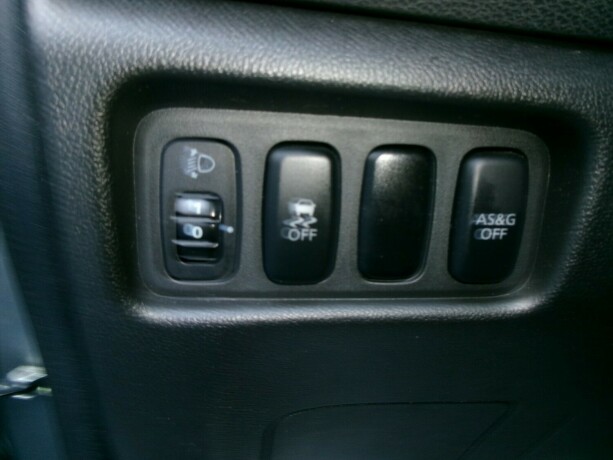 mitsubishi-asx-bensin-2014-big-10