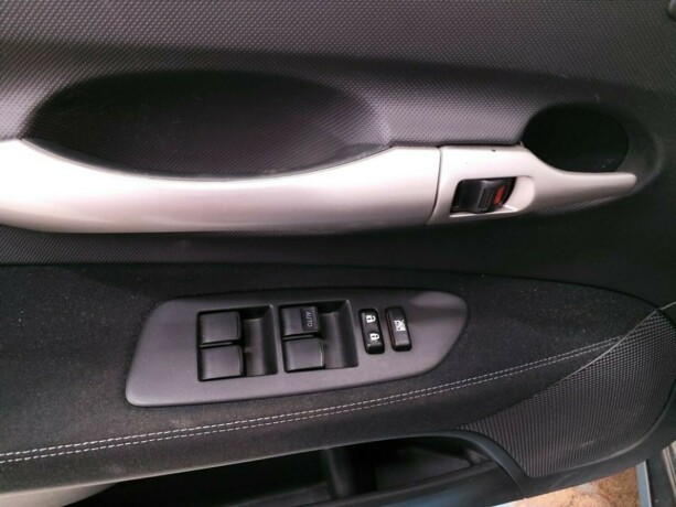 toyota-auris-bensin-2009-big-6