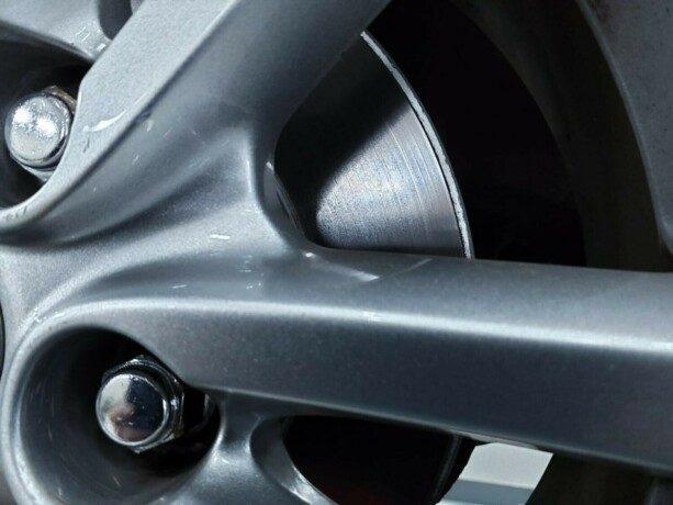 toyota-auris-bensin-2009-big-17