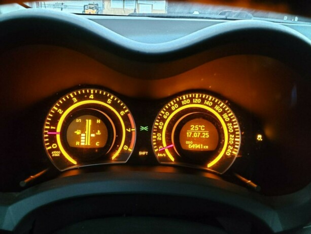 toyota-auris-bensin-2009-big-10