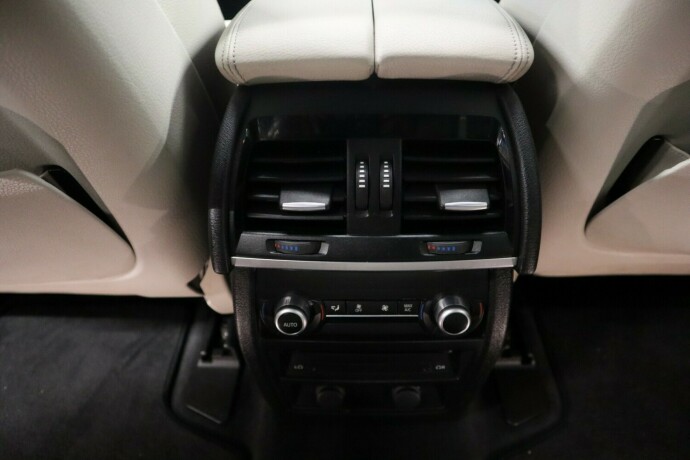 bmw-x5-bensin-2014-big-47