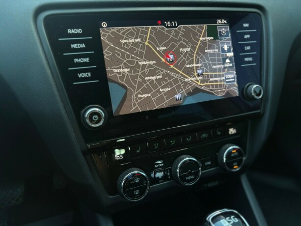 skoda-octavia-bensin-2020-big-23