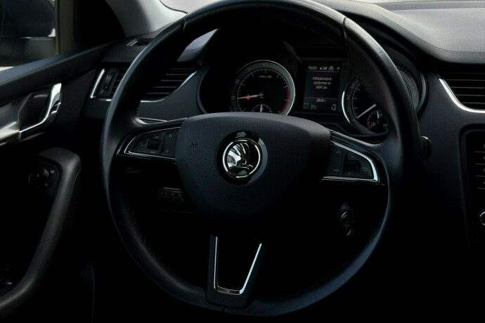 skoda-octavia-bensin-2020-big-14