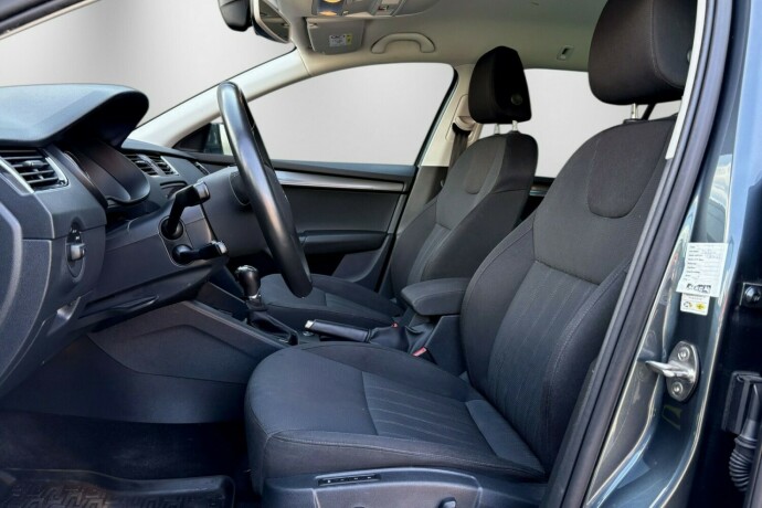 skoda-octavia-bensin-2020-big-29