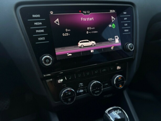 skoda-octavia-bensin-2020-big-26