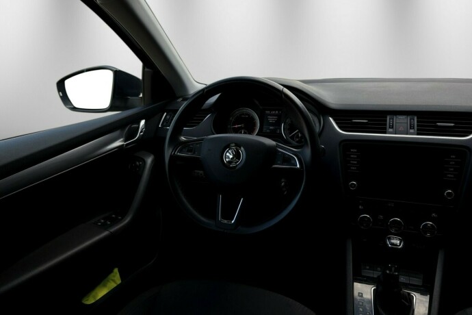 skoda-octavia-bensin-2020-big-12